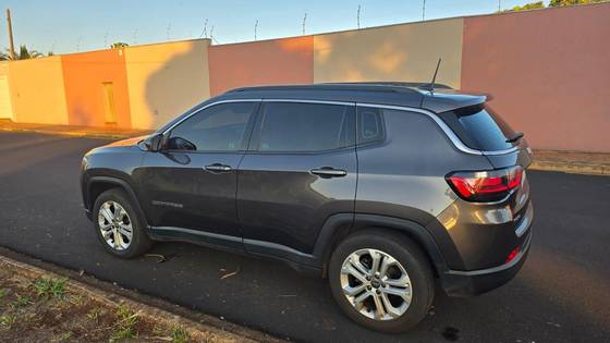 JEEP COMPASS 1.3 T270 TURBO FLEX LONGITUDE AT6